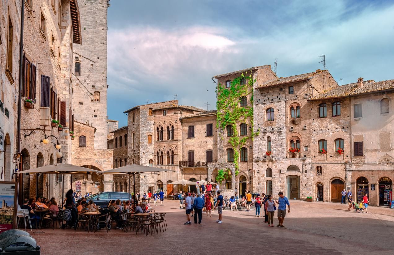 Piazza della Cisterna en San Gimignano