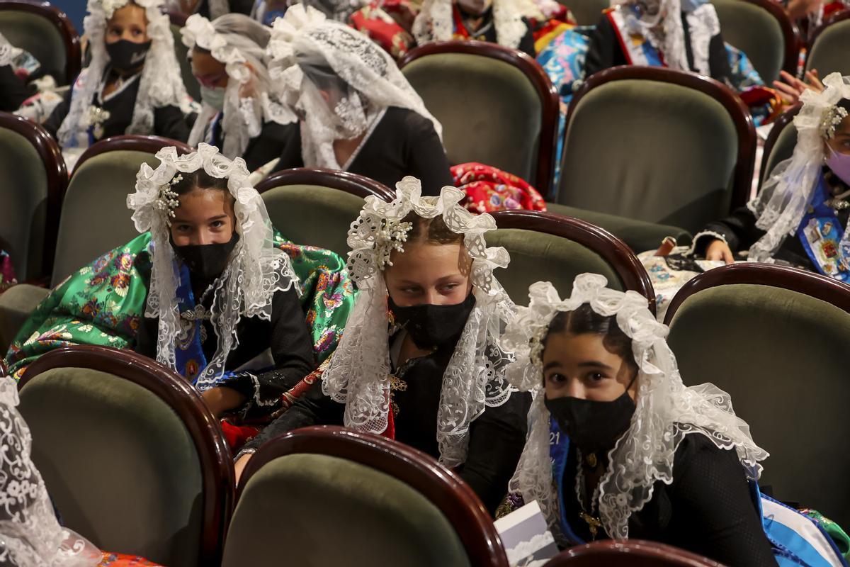 La Bellea Infantil con algunas de sus damas en la proclamación