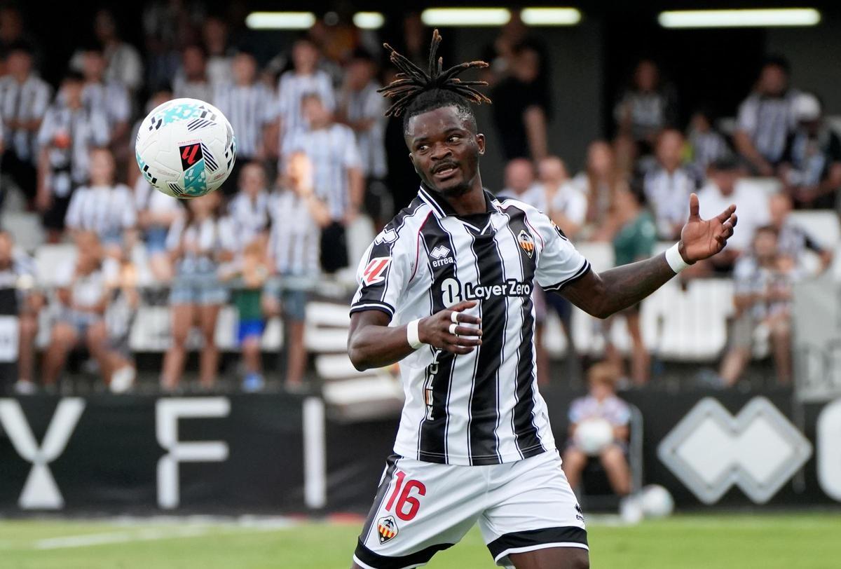 Brian Cipenga, durante un partido del CD Castellón.