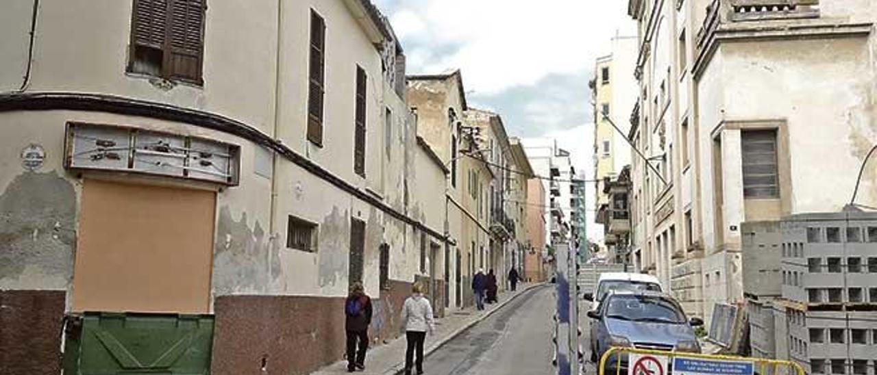 El nuevo espacio urbano se habilitaría en la zona de la izquierda de la imagen, justo enfrente del teatro, ubicado a la derecha.