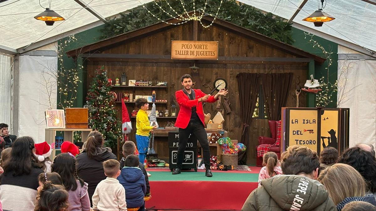 En imágenes: así es el espacio navideño "hecho con mucho amor" en Cangas del Narcea