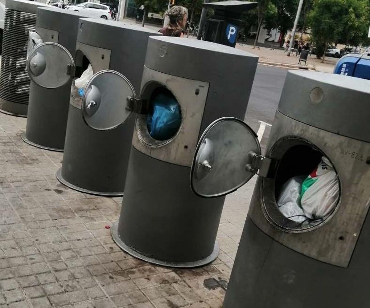 Recogida de basuras por el sistema neumático en el Poblenou Recogida de basuras por el sistema neumático en el Poblenou