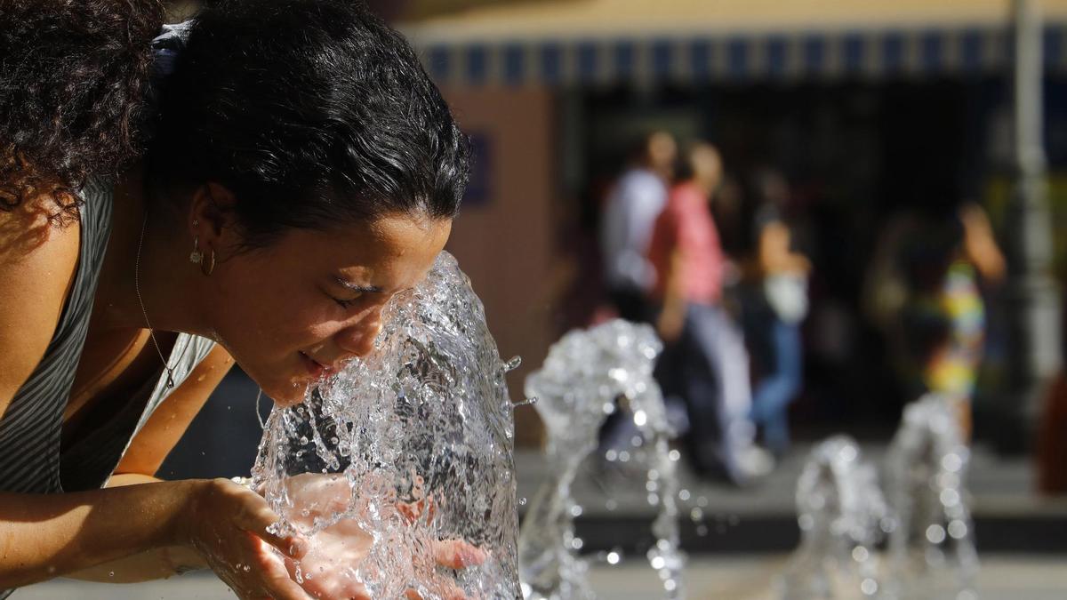 Las altas temperaturas persisten en 14 comunidades pero remiten en el litoral.