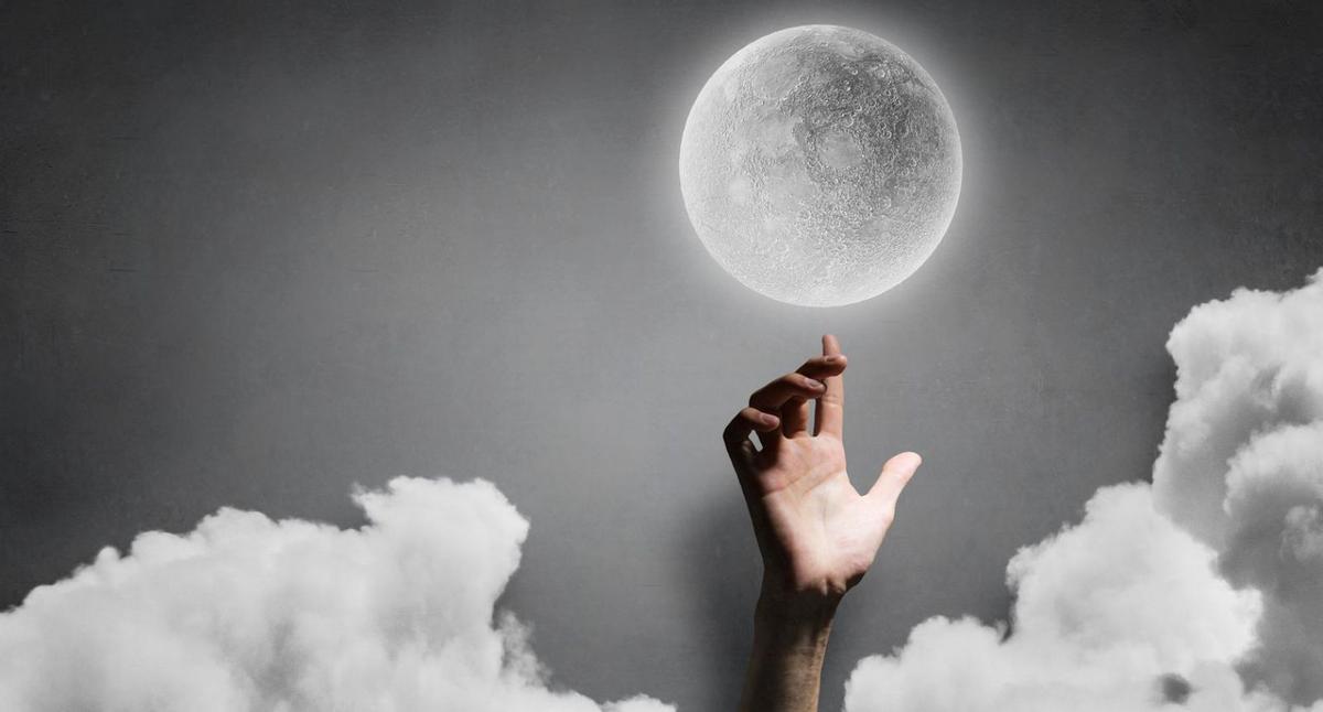 Finançament: el dit i la lluna