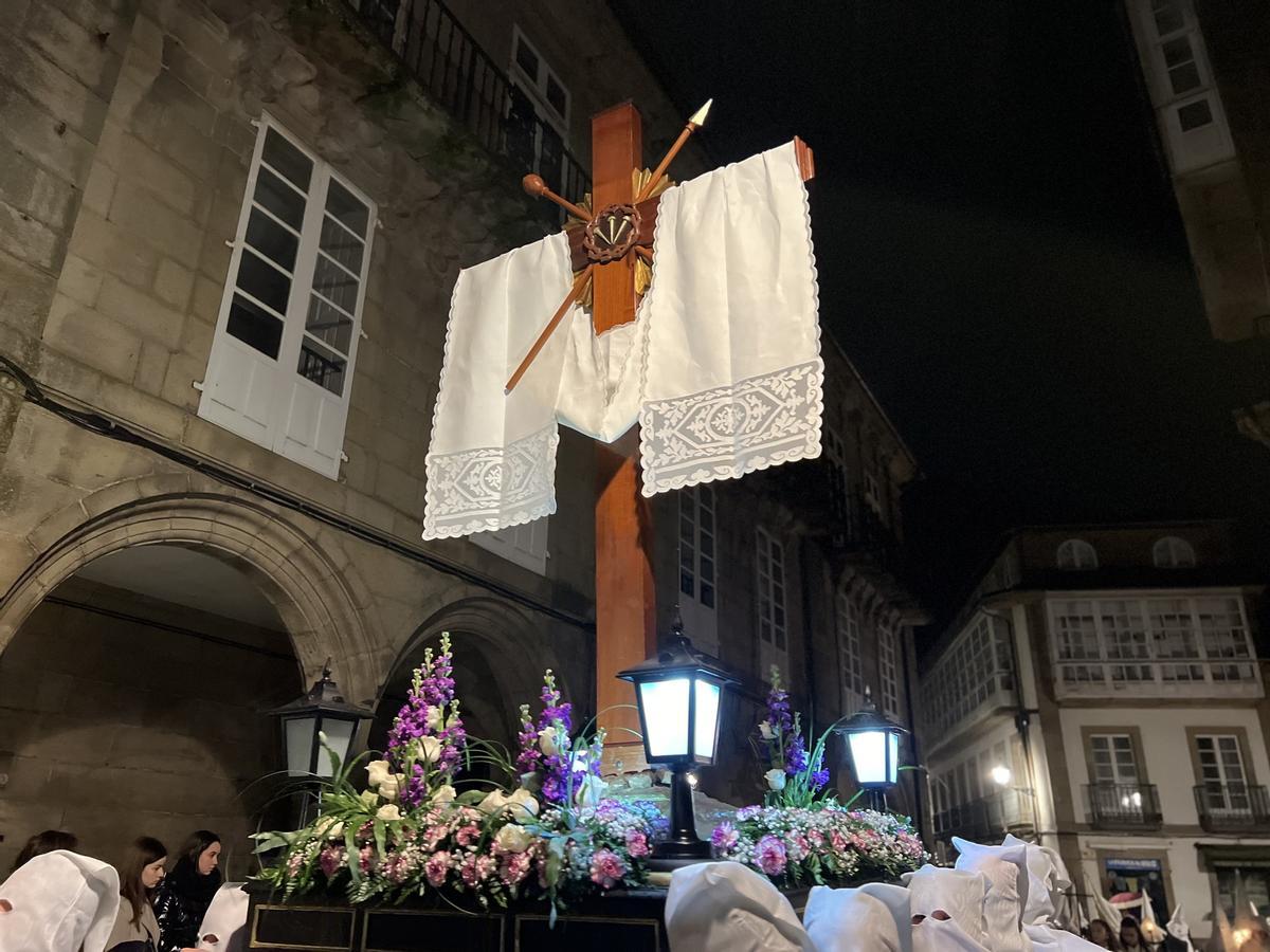 Cruz Vacía de la procesión de la Soledad en Santiago