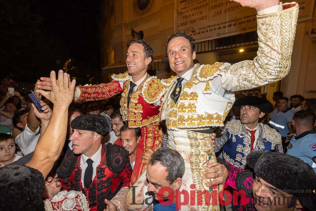 Rafaelillo y Antonio Ferrera salen a hombros en el mano a mano de Victorino en Murcia