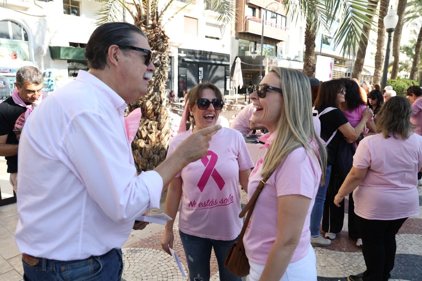 Así ha sido el acto conmemorativo de APAMM en Alicante por Día Internacional contra el Cáncer de Mama