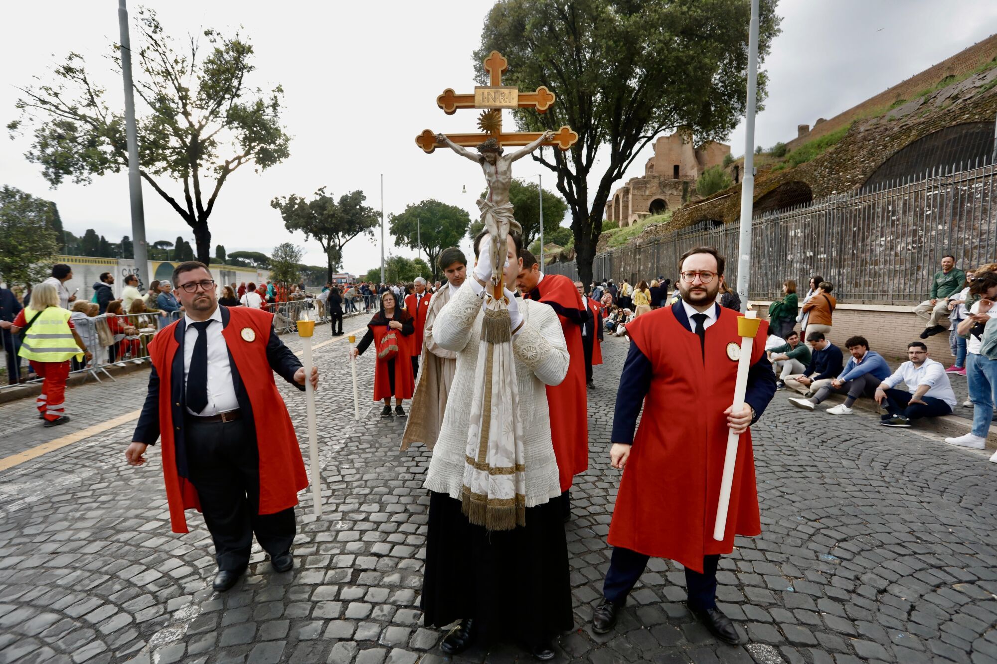 Salida procesional de varias cofradías de León, Portugal, Francia e Italia, durante el Jubileo 2025 en Roma