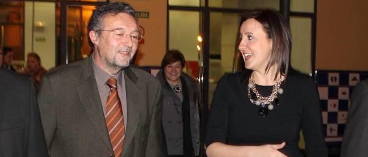 El exvicepresidente de la AVL Josep Palomero y la exconsellera Català, en un acto público en 2014.