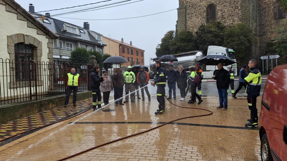 Los participantes ponen en práctica los conocimientos aprendidos durante la jornada.