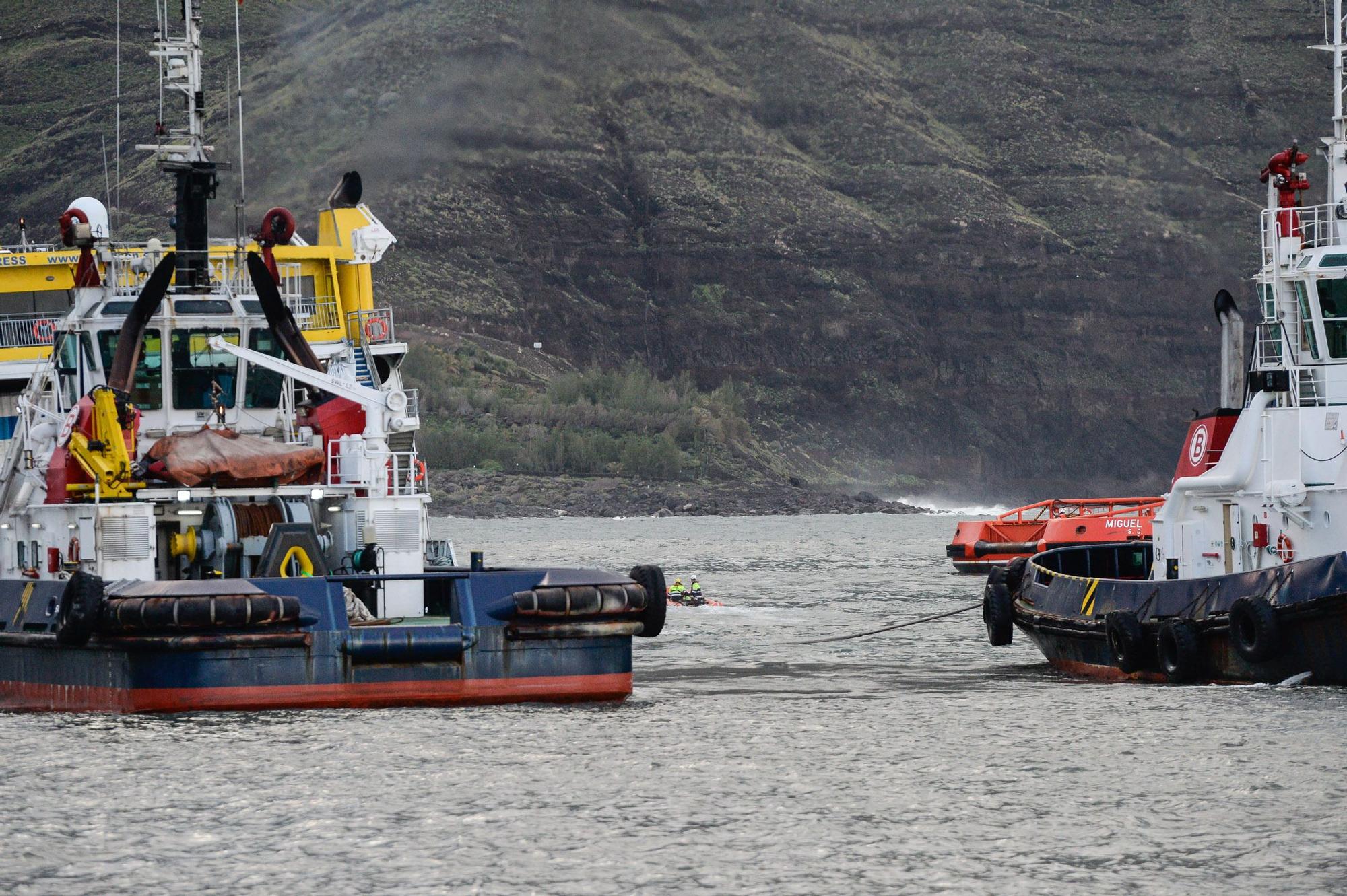 Nuevo intento infructuoso para desencallar el ferry en Agaete