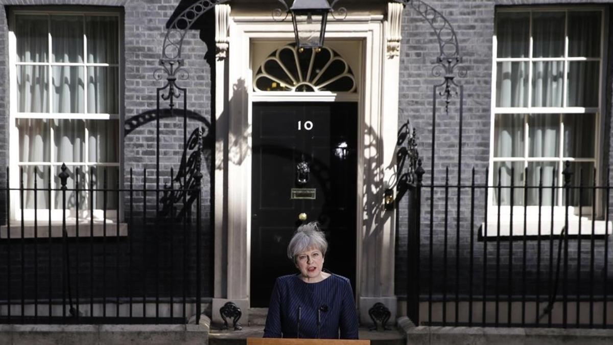 May, durante su declaración frente al 10 de Downing Street