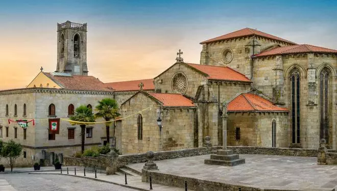 Entramos en el pueblo donde mejor se come de España, conocido como “el paraíso de la tortilla poco cuajada”