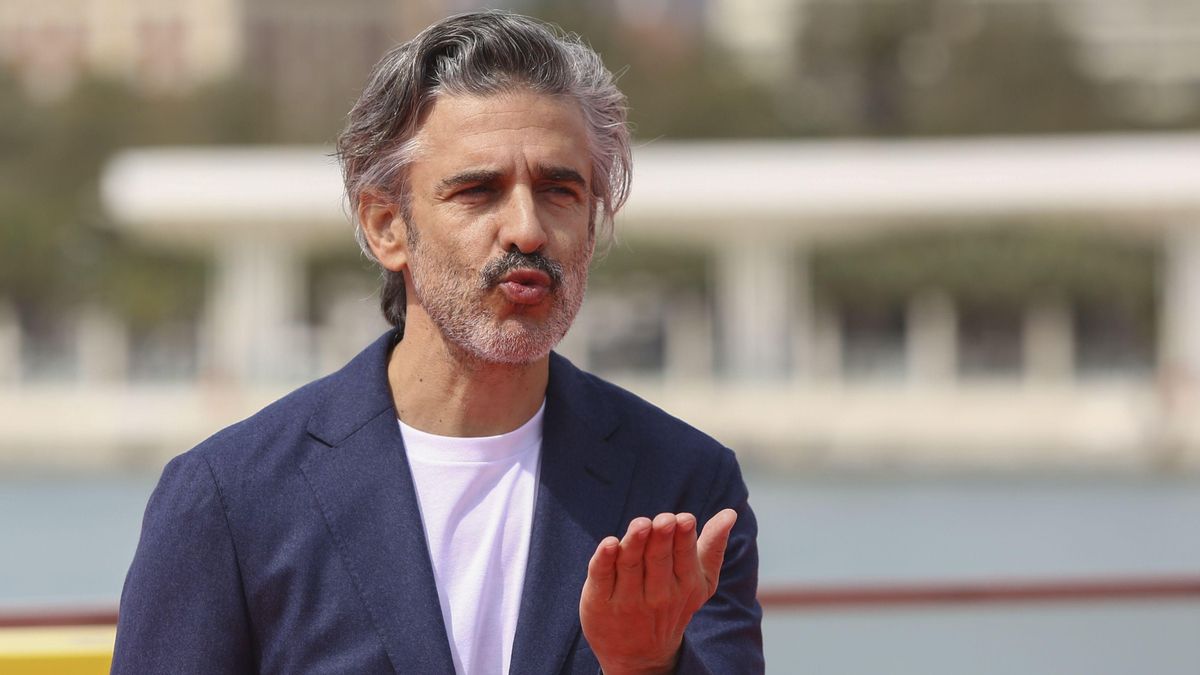El actor Leonardo Sbariglia durante la presentación del largometraje "Ámame", del director Leonardo Brzeziski, con la que participa en la Sección Oficial de la XXV edición del Festival de Cine de Málaga.No es la primera vez que Leonardo Sbaraglia interpreta a un homosexual en el cine pero sí es la primera en la que se desnuda (en todos los sentidos) en cada plano de la película con una intensidad emocional que desborda la pantalla. EFE/Álvaro Cabrera