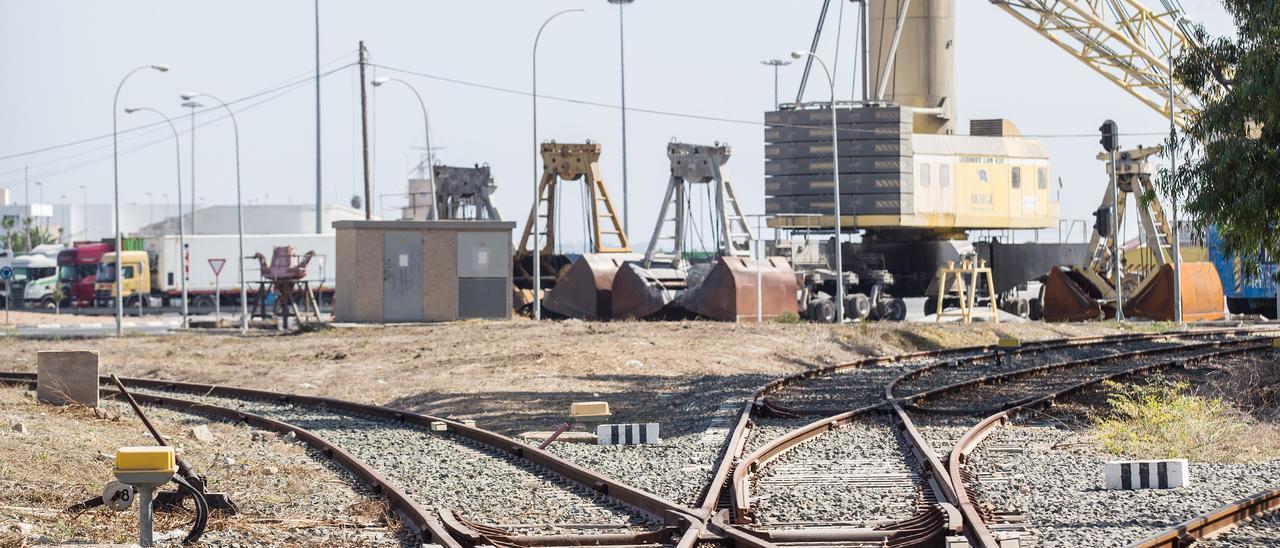 La conexión del puerto de Alicante con el corredor sigue sin licitarse