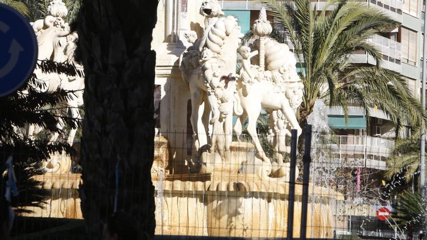 Los caballos de Bañuls, sin cubrir durante la mascletà de fin de año