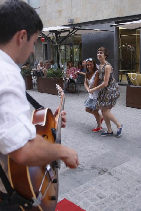 «Lindy-hop» al carrer Hortes de Girona