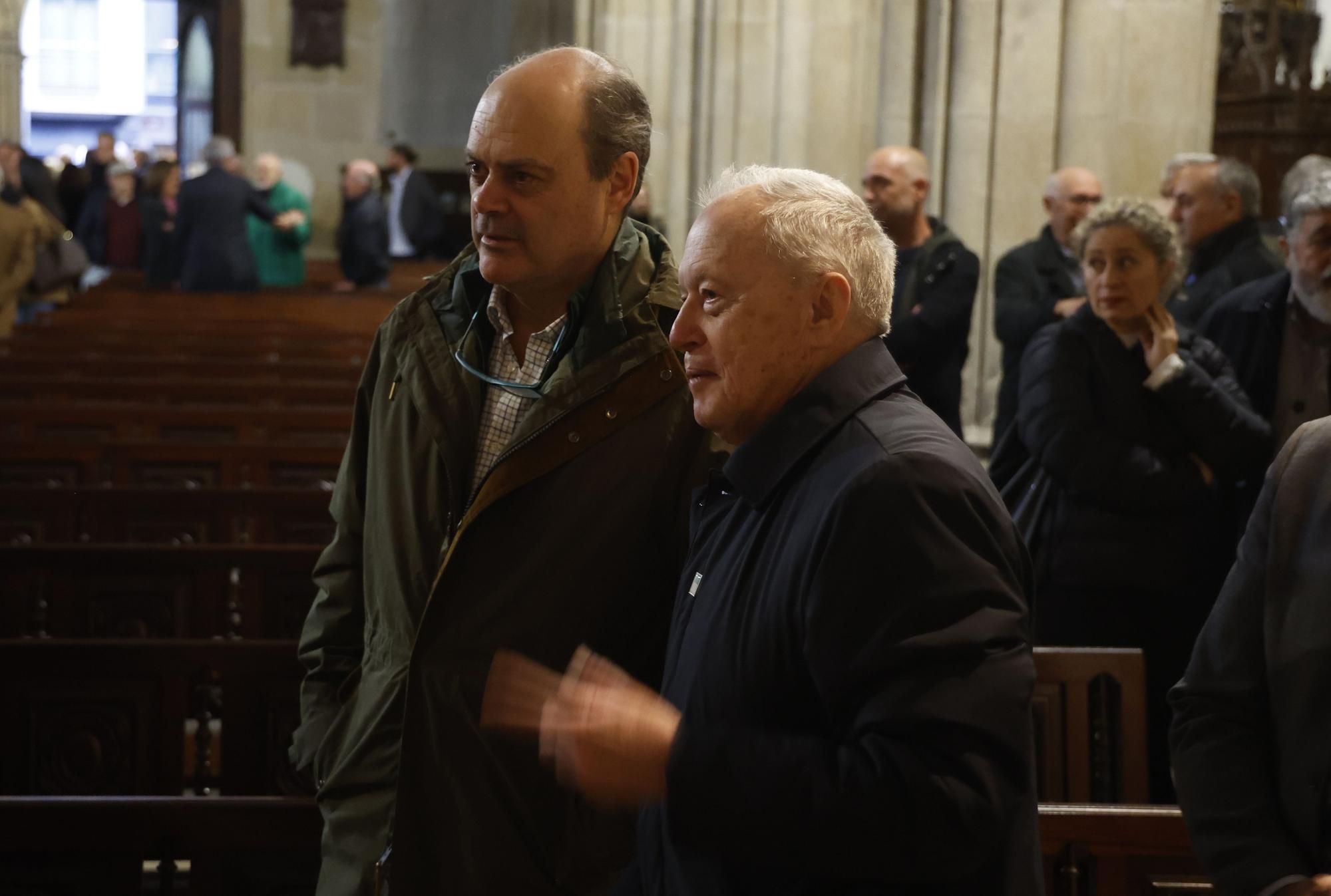 EN IMÁGENES: Emotiva despedida en Vigo a Ceferino de Blas, "hombre bueno y periodista de raza"