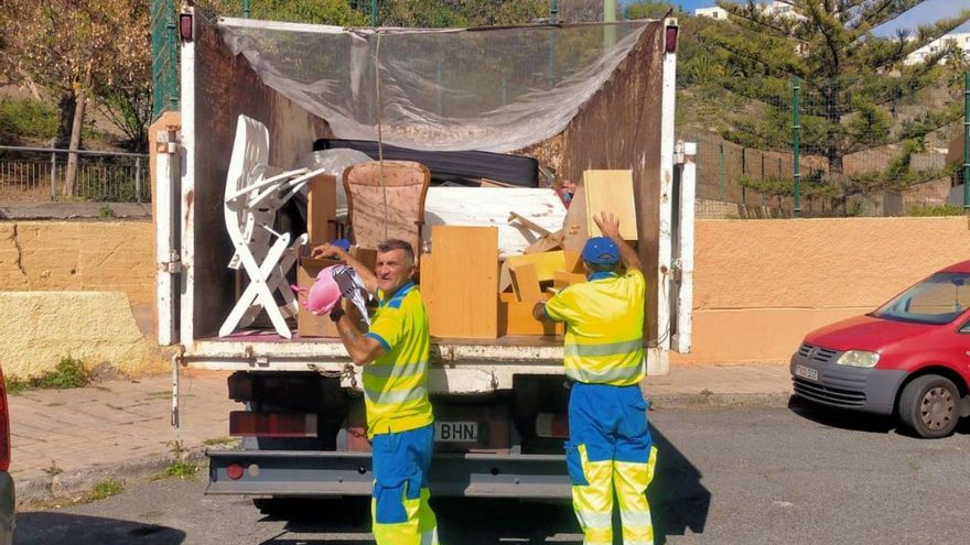 El punto limpio móvil recorre una veintena de barrios de Las Palmas de Gran Canaria en junio