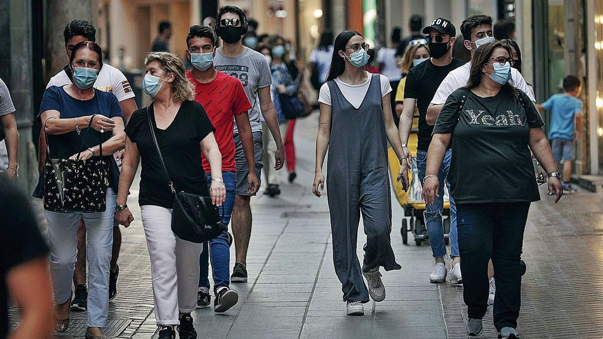 Una primera ola fugaz y relativamente suave, la segunda sigue cabalgando después de nueve meses ininterrumpidos.