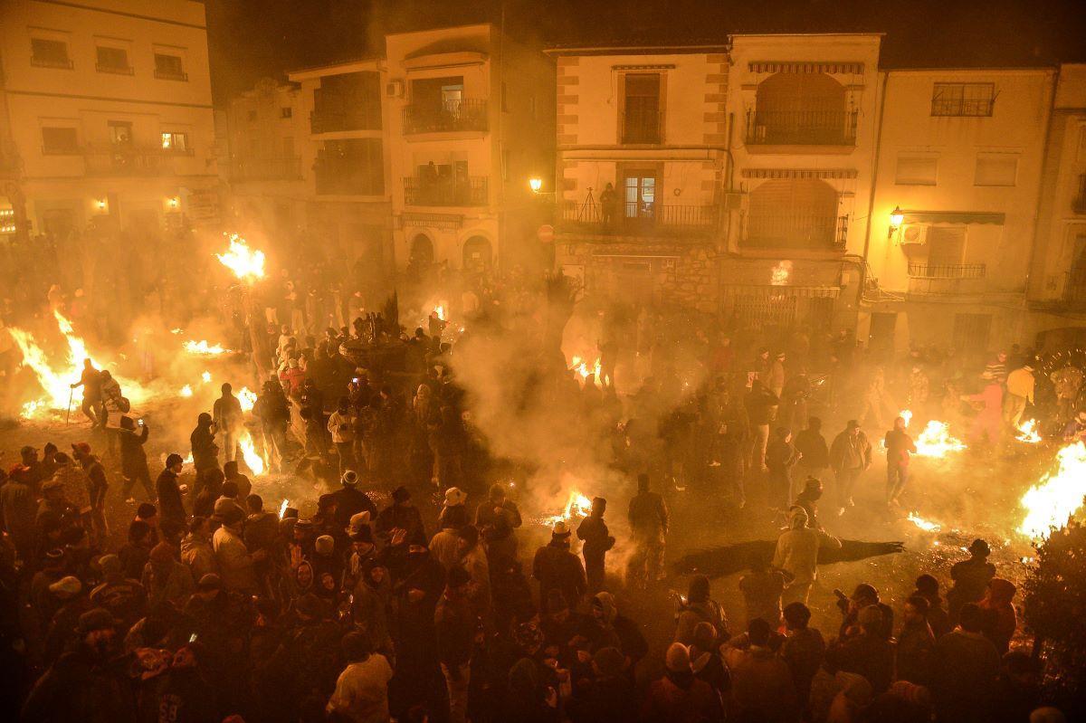 La provincia de Cáceres celebra el 'Día de la Pura' bajo el fuego