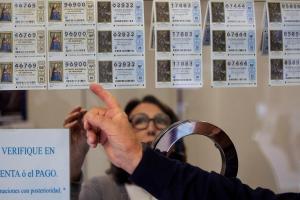 Les estafes més habituals de la Loteria de Nadal 2022: com saber si un dècim és de veritat