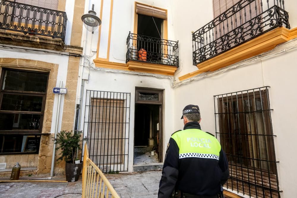 Incendia en Xàbia la casa familiar e intenta provo