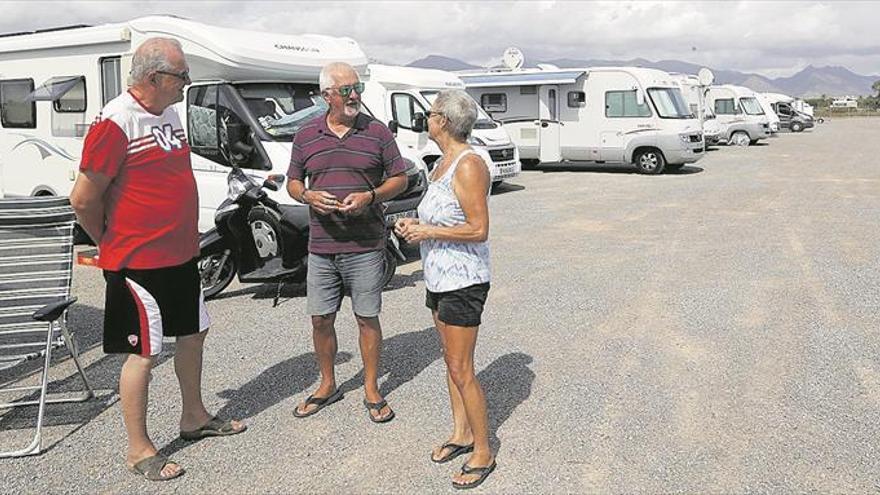 Castelló recibe las autocaravanas pese a la oposición de los cámpings