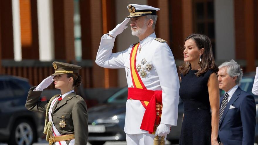 La princesa Leonor, foco de todas las miradas en su primera visita a la Escuela Naval de Marín