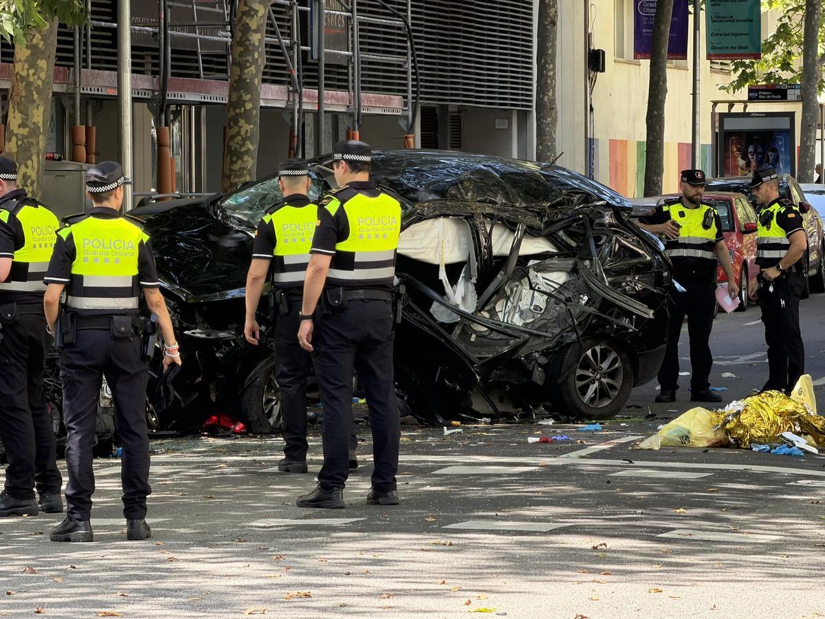 Dos muertos en un choque en Barcelona provocado por un conductor temerario Dos muertos en un choque en Barcelona provocado por un conductor temerario