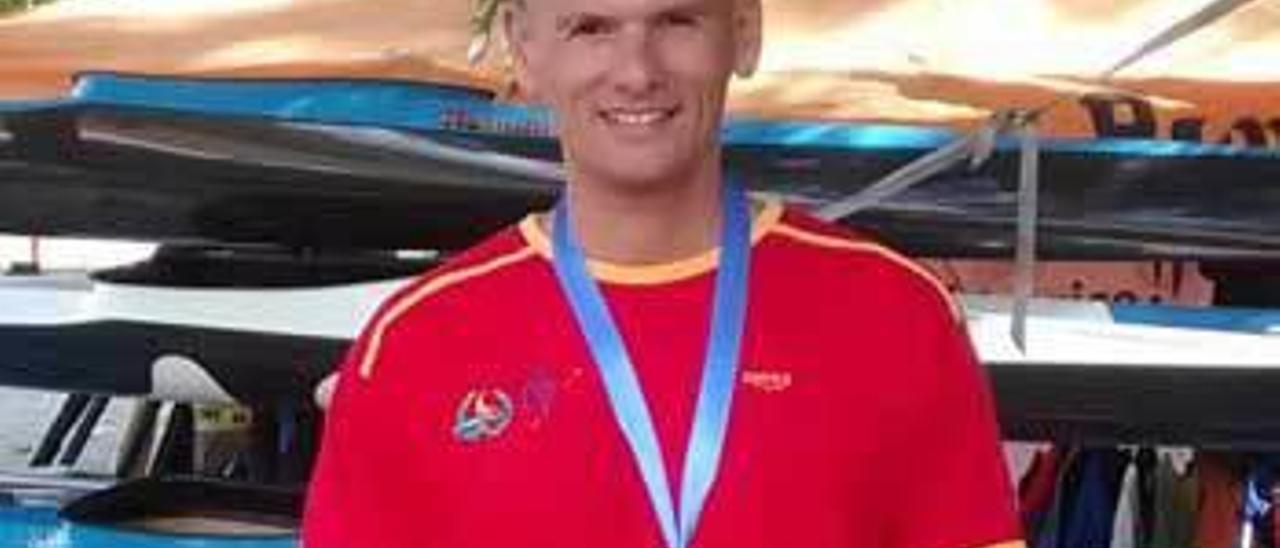 Rafa Carril, con su medalla de oro.