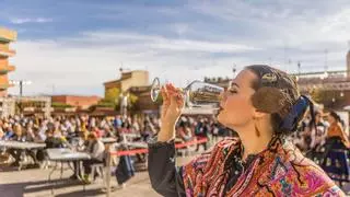 De correr contra el tranvía a saborear los vinos de Jumilla y experimentar con la ciencia: los planes de este fin de semana en la Región de Murcia