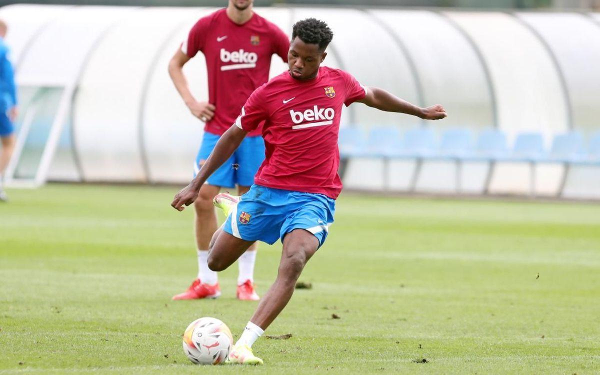 Ansu Fati, en un entrenamiento con el Barça en la ciudad deportiva.