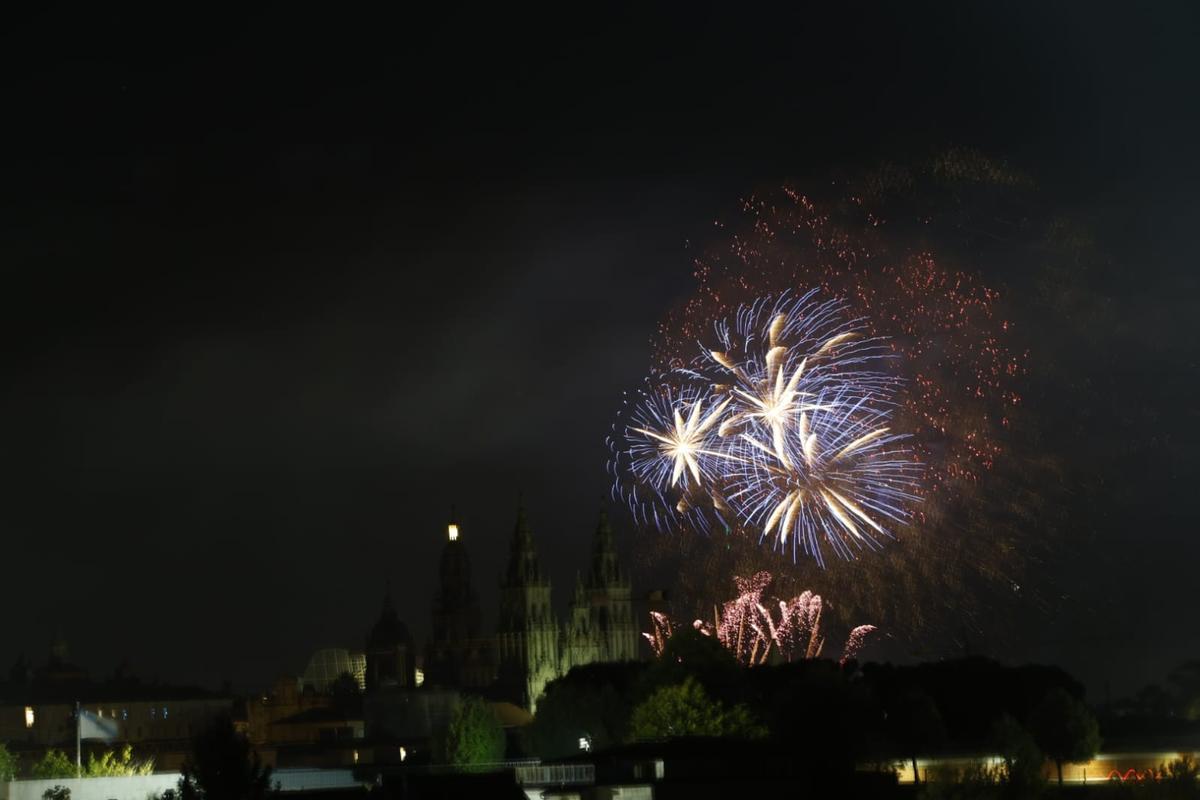 Nueva firma, misma magia: los fuegos cumplen con el Apóstol Santiago