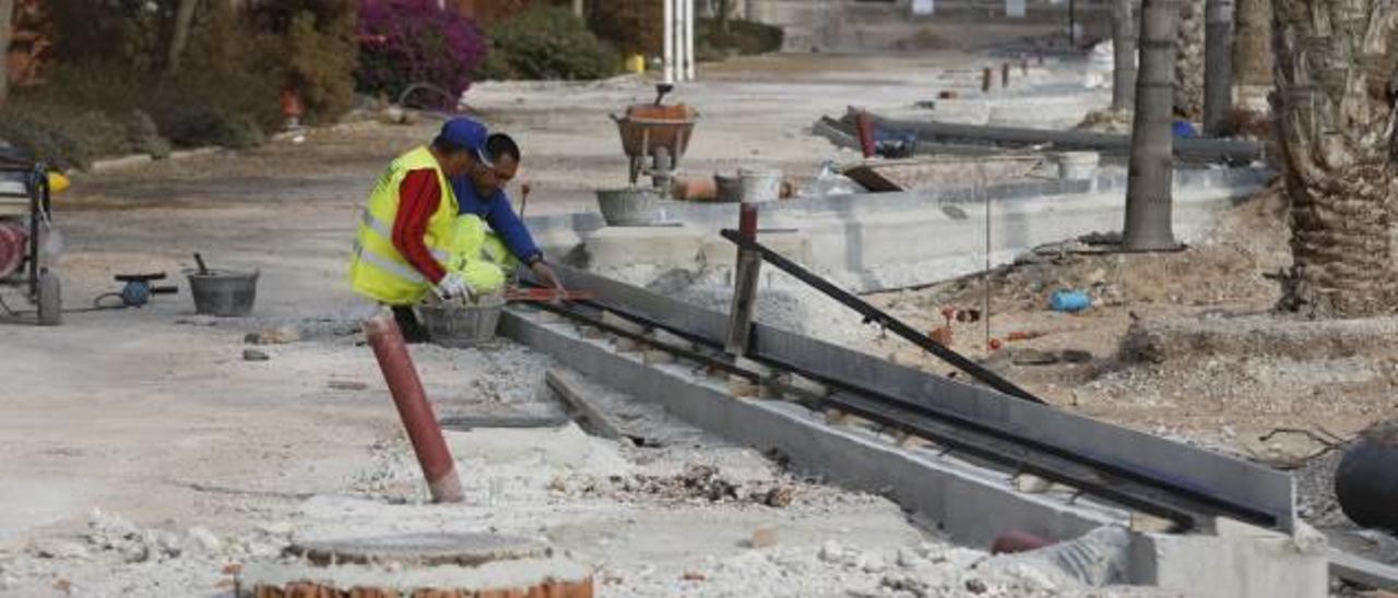 La UMH cierra tres días el Aulario Altabix por obras de rehabilitación en el vestíbulo