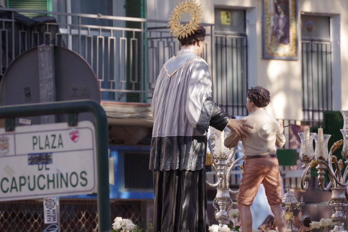 La procesión de María Auxiliadora Coronada, en imágenes