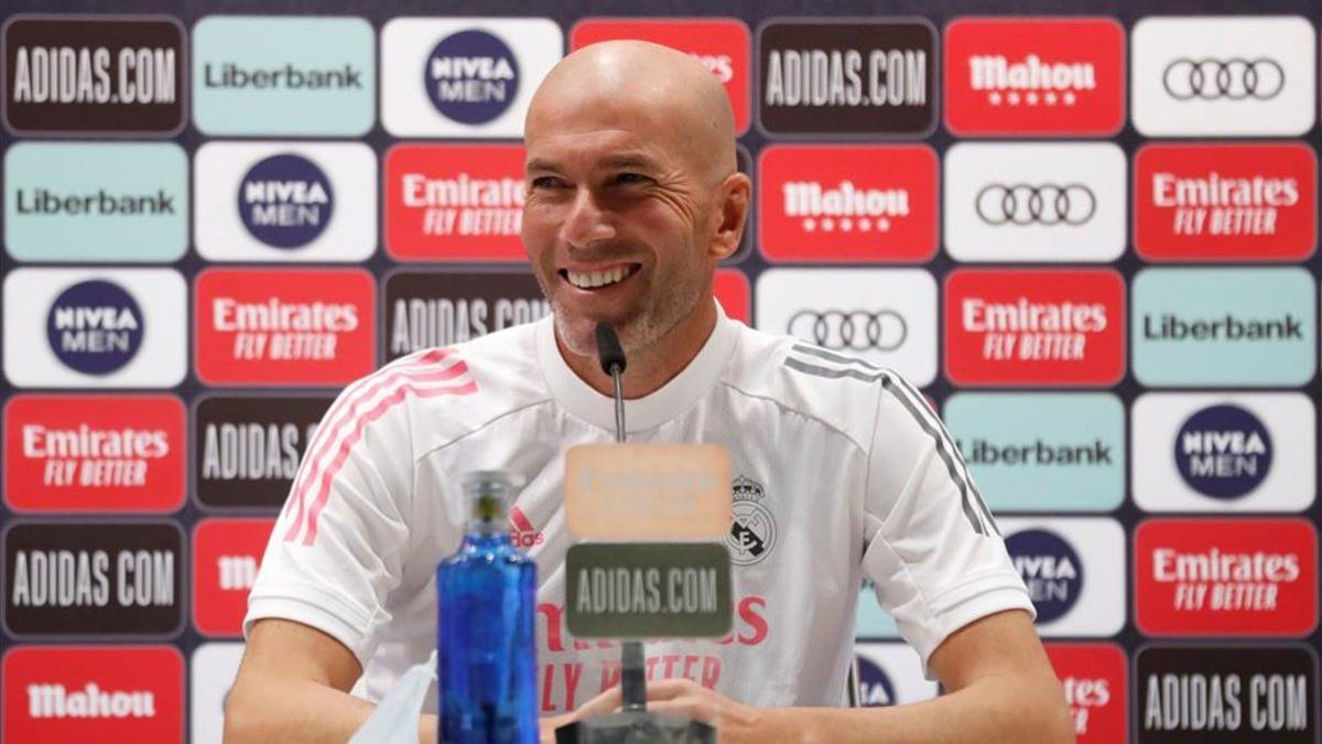 Zidane dará su opinión sobre la actualidad del Madrid y el duelo ante el Barça
