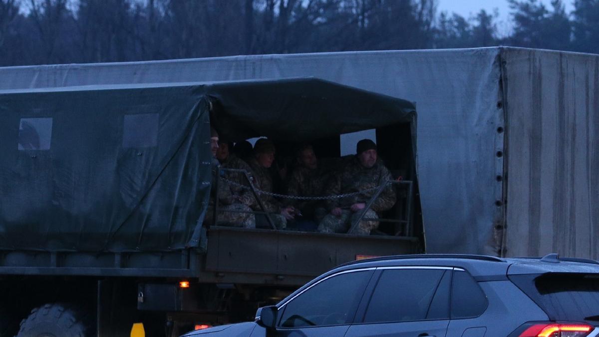 Soldats ucraïnesos, dins d&#039;un camió