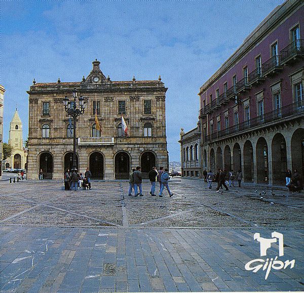 La evolución de Gijón a través de las postales