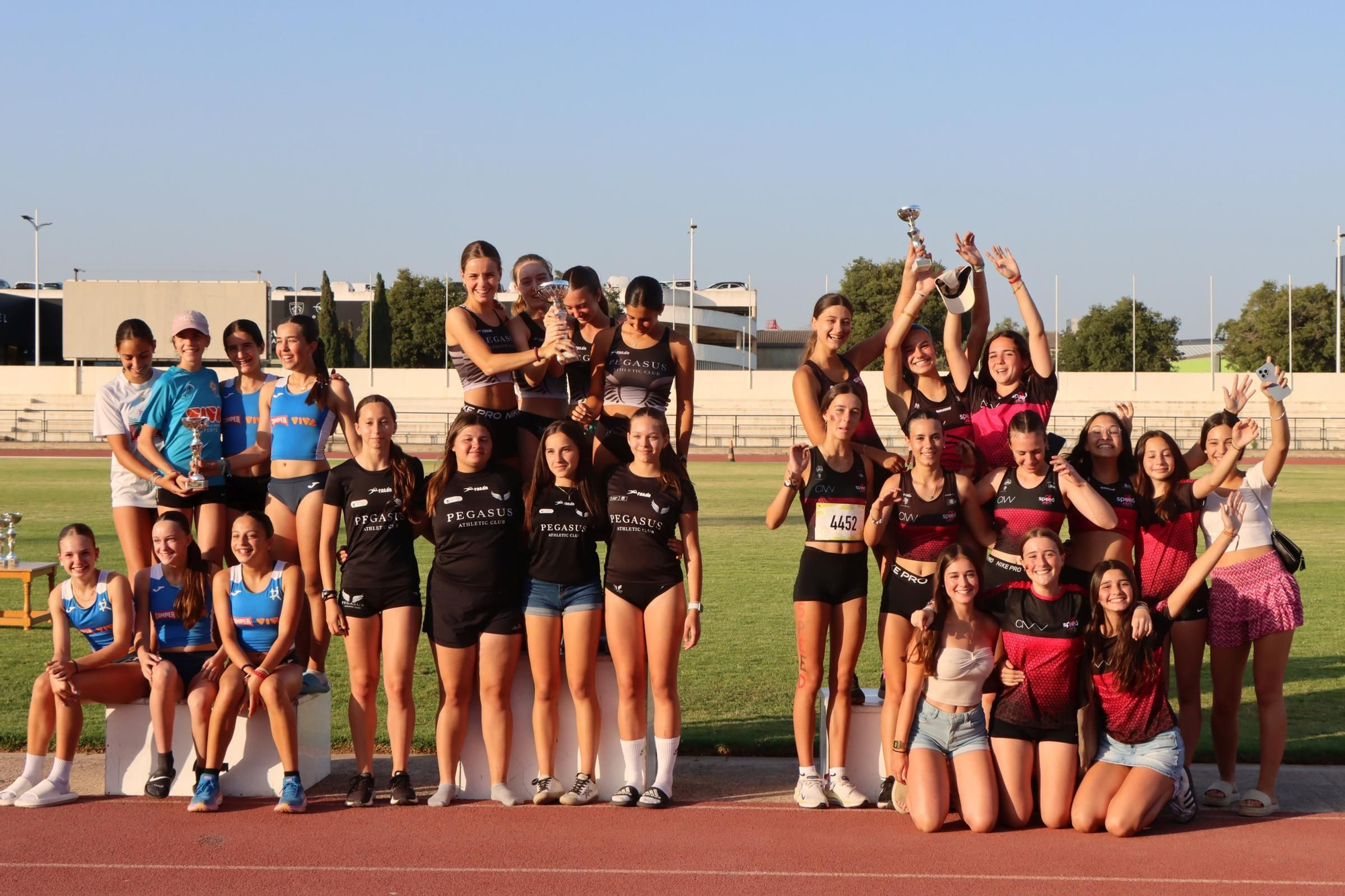 Pegasus, Es Raiguer y Siurell-Sa Sini posan en el podio femenino sub-16