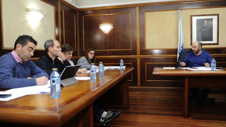 Rodeiro descarta restaurar las casas escuela para centros de día de mayores