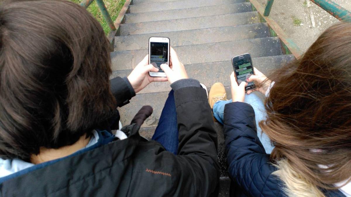 El estudio del Ministerio y la OMS analiza las relaciones entre jóvenes.