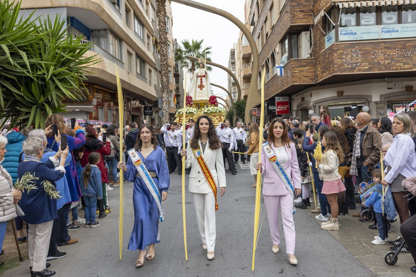 Bendición y procesión de Las Palmas en Torrevieja de Domingo de Ramos en la Semana Santa 2024