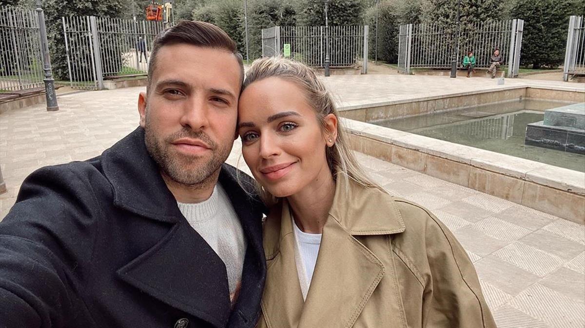 zentauroepp53271249 gente jordi alba y su pareja  romarey ventura200429202110