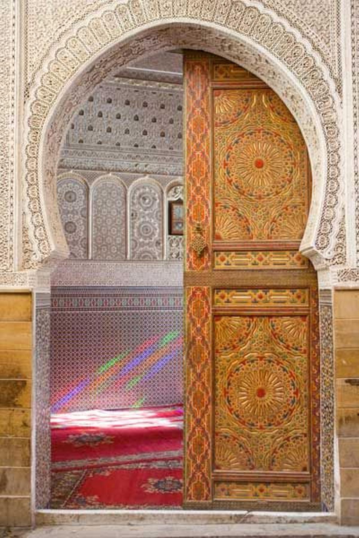 Interior de la mezquita de Sidi Ahmed Tijani.