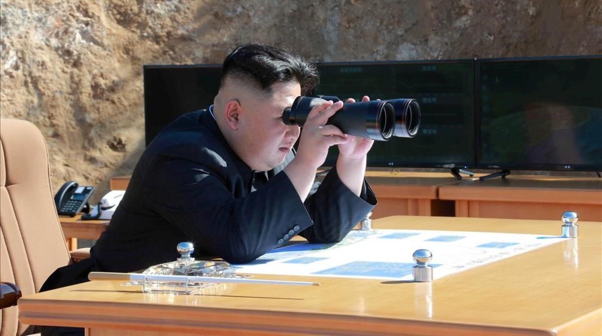 zentauroepp39164551 north korean leader kim jong un looks on during the test fir170705194026