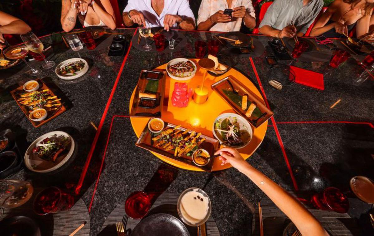 La carta ofrece una mezcla única de sabores asiáticos.