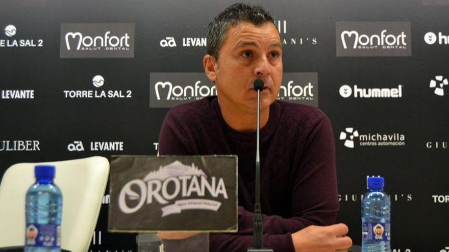 Escobar: &quot;Queremos que se viva un ambiente de &#039;play-off&#039; en Castalia&quot;