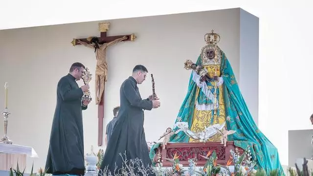 Final de la misa del papa León XIV en la explanada del Puerto de Santa Cruz de Tenerife