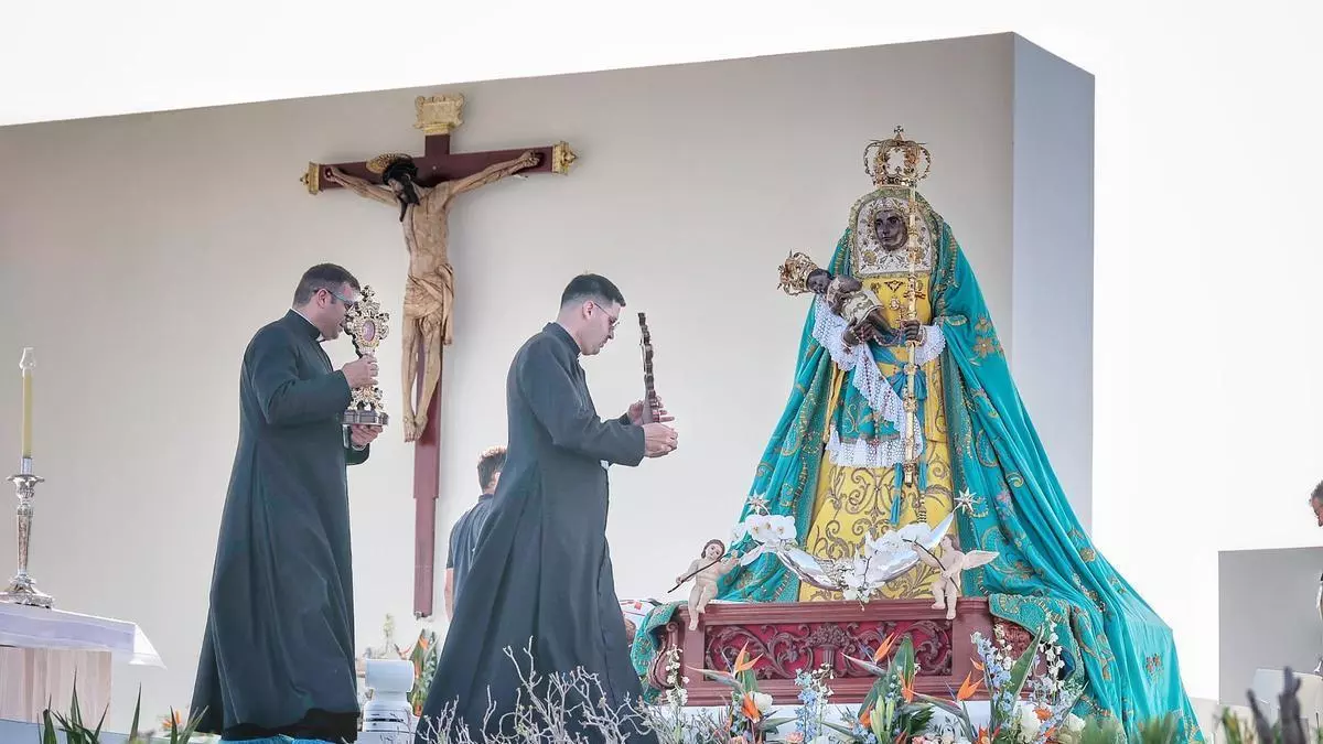Final de la misa del papa León XIV en la explanada del Puerto de Santa Cruz de Tenerife
